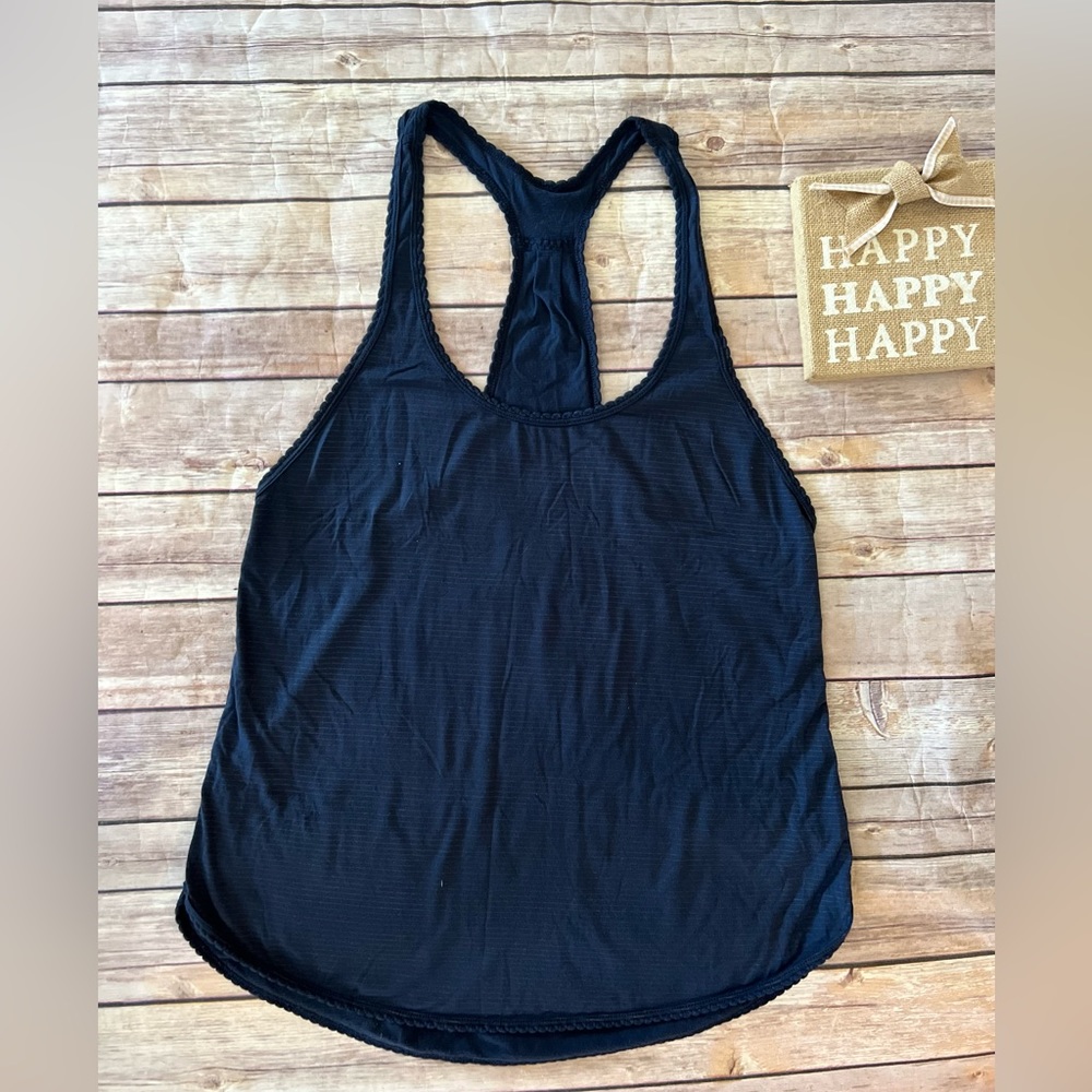 Lululemon tank in Navy with pin stripes ELUC size 6-8 no tags - Picture 4 of 5